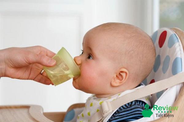 cách trị ngạt mũi cho trẻ